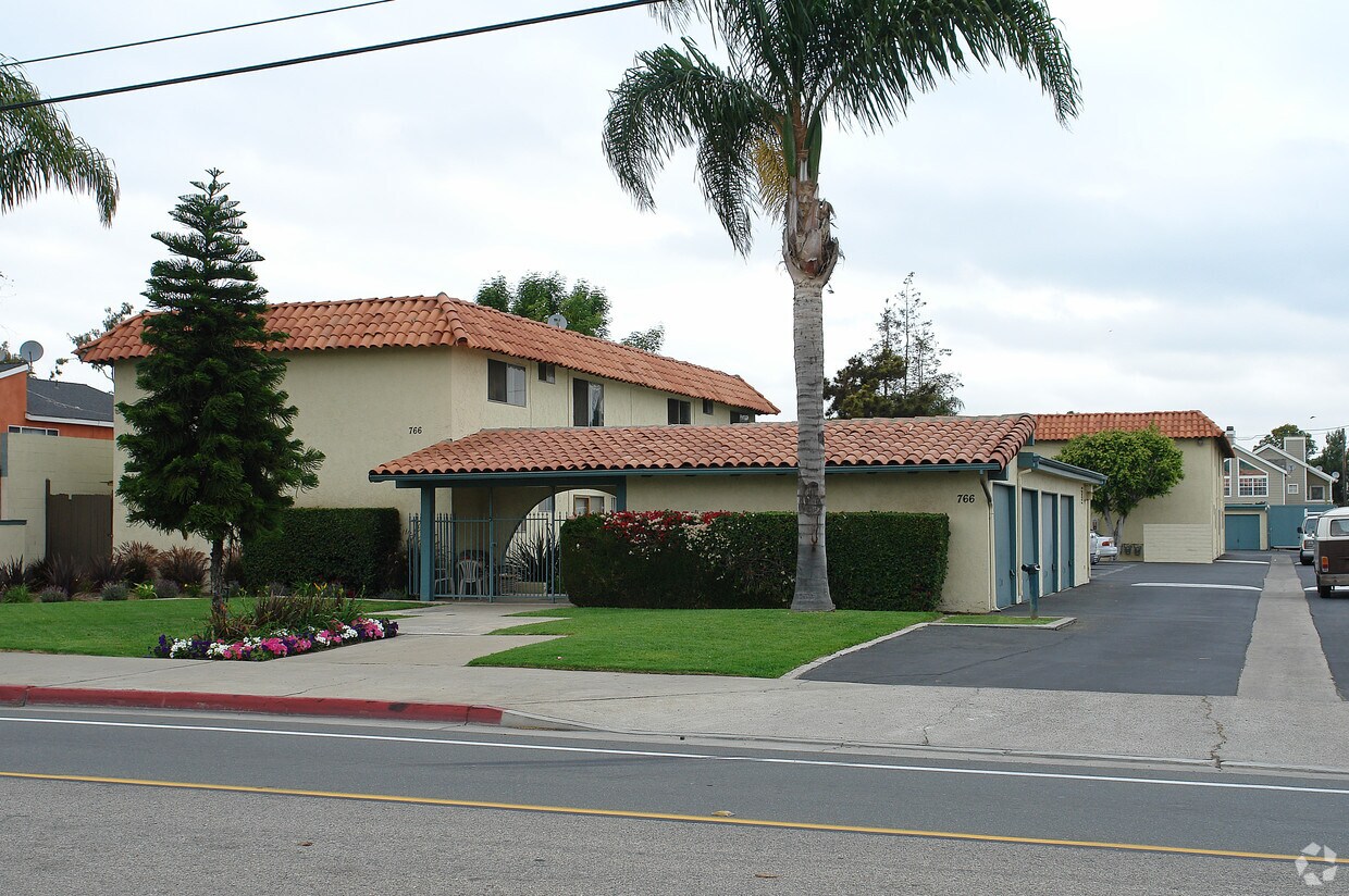 Foto principal - 766 W Wilson St
