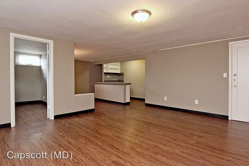 Building Photo - 1525 SE 41st Ave