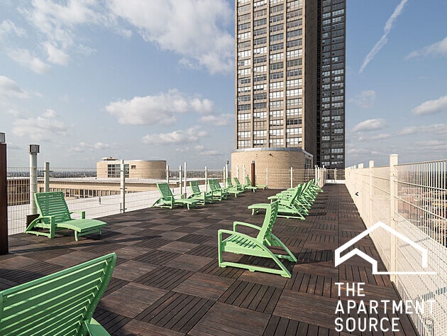 Building Photo - 3950 N Lake Shore Dr