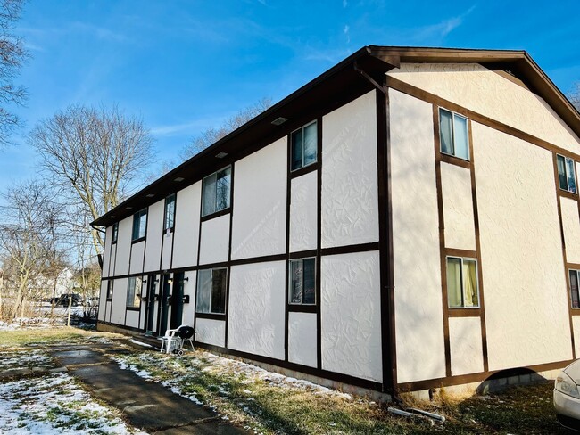 Foto del edificio - Newly Renovated 2BR/1BA Units at Whitethor...