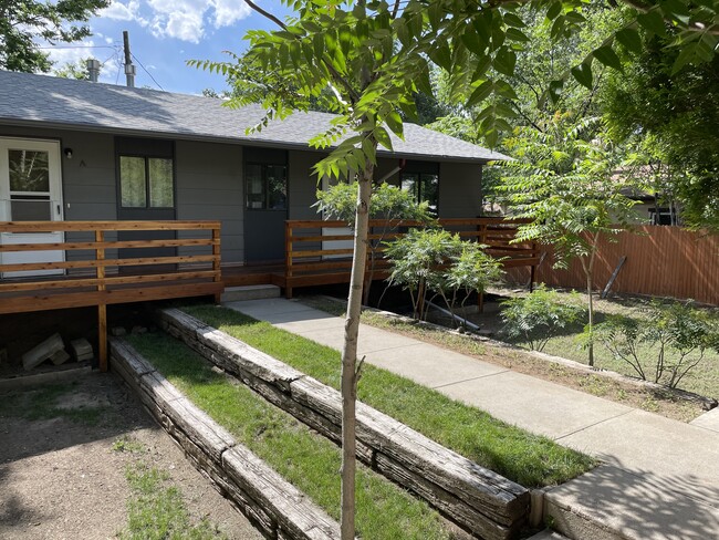 Building Photo - 2604 Tremont St