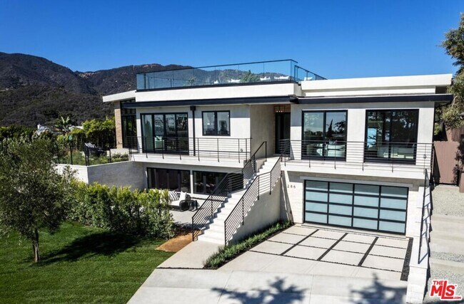 Building Photo - 286 Quadro Vecchio Dr