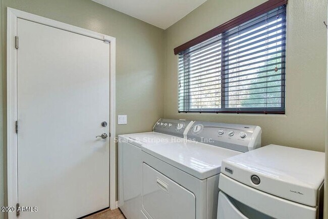 Building Photo - ADORABLE HOMES