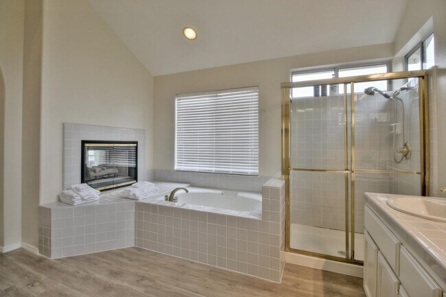 Building Photo - 1238 Townsend Park Cir