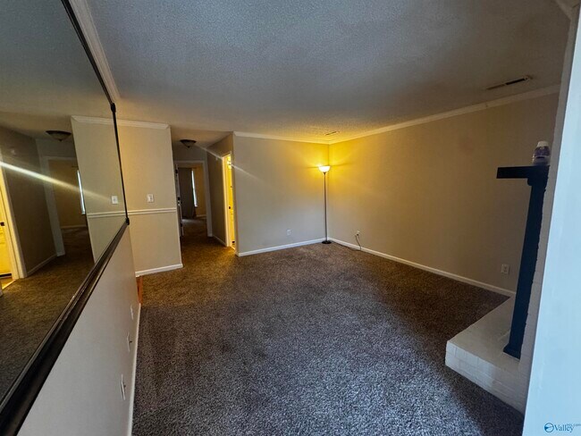 Foto del edificio - 1307 Liberty Dr