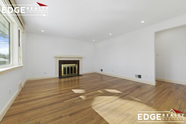 Foto del edificio - 105 Hamilton Rd
