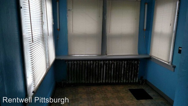 Building Photo - 1808 Riverview St
