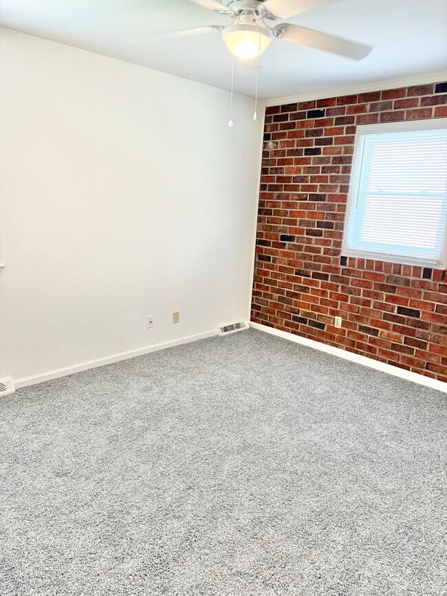 Foto del edificio - Adorable 2 Bedroom Convenient to I-29, Sho...