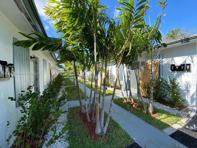 Building Photo - 641 NW 15th Terrace