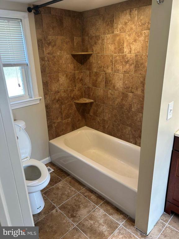 Foto del edificio - 104 Woodcrest Ave