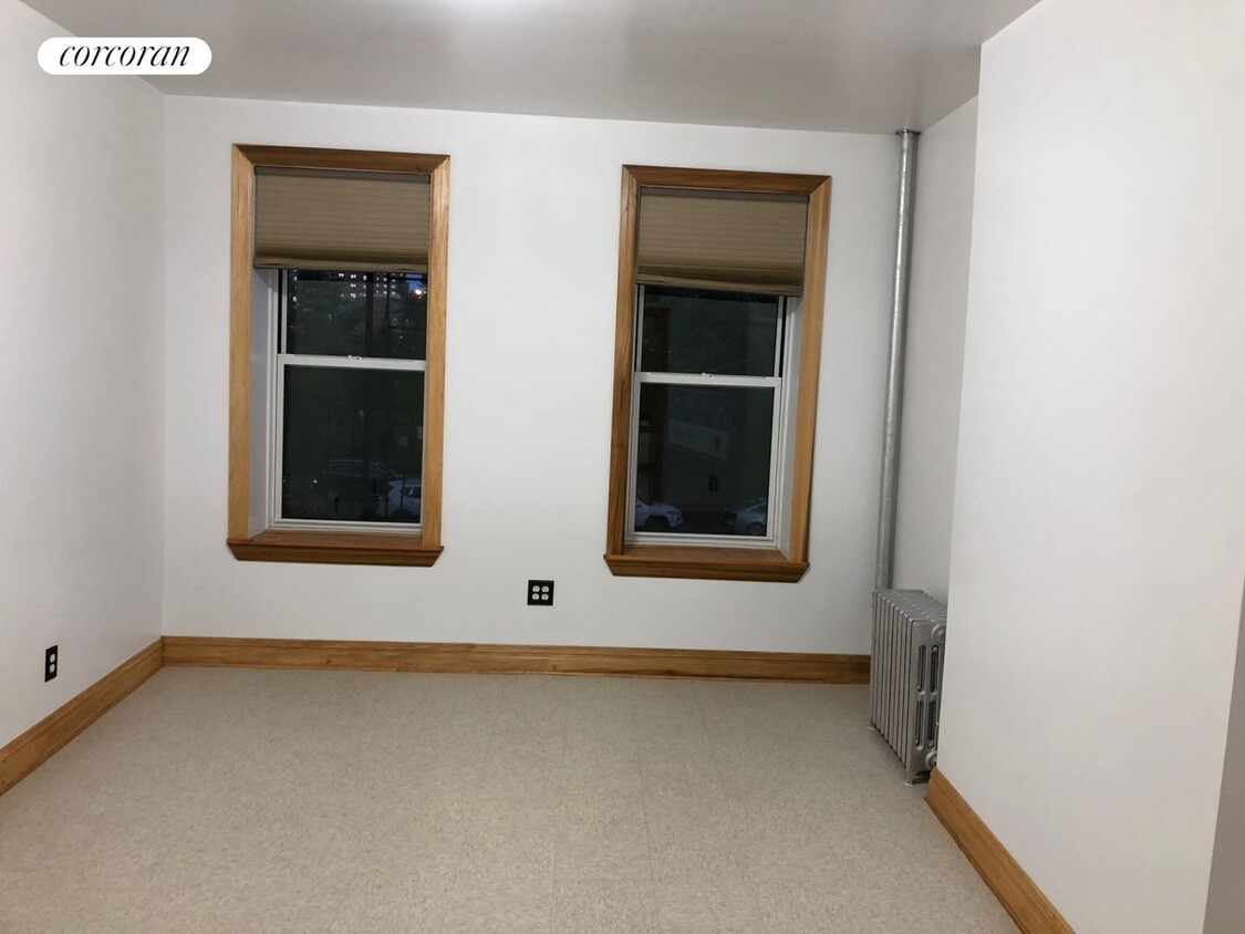 Foto principal - 2351 2nd Ave