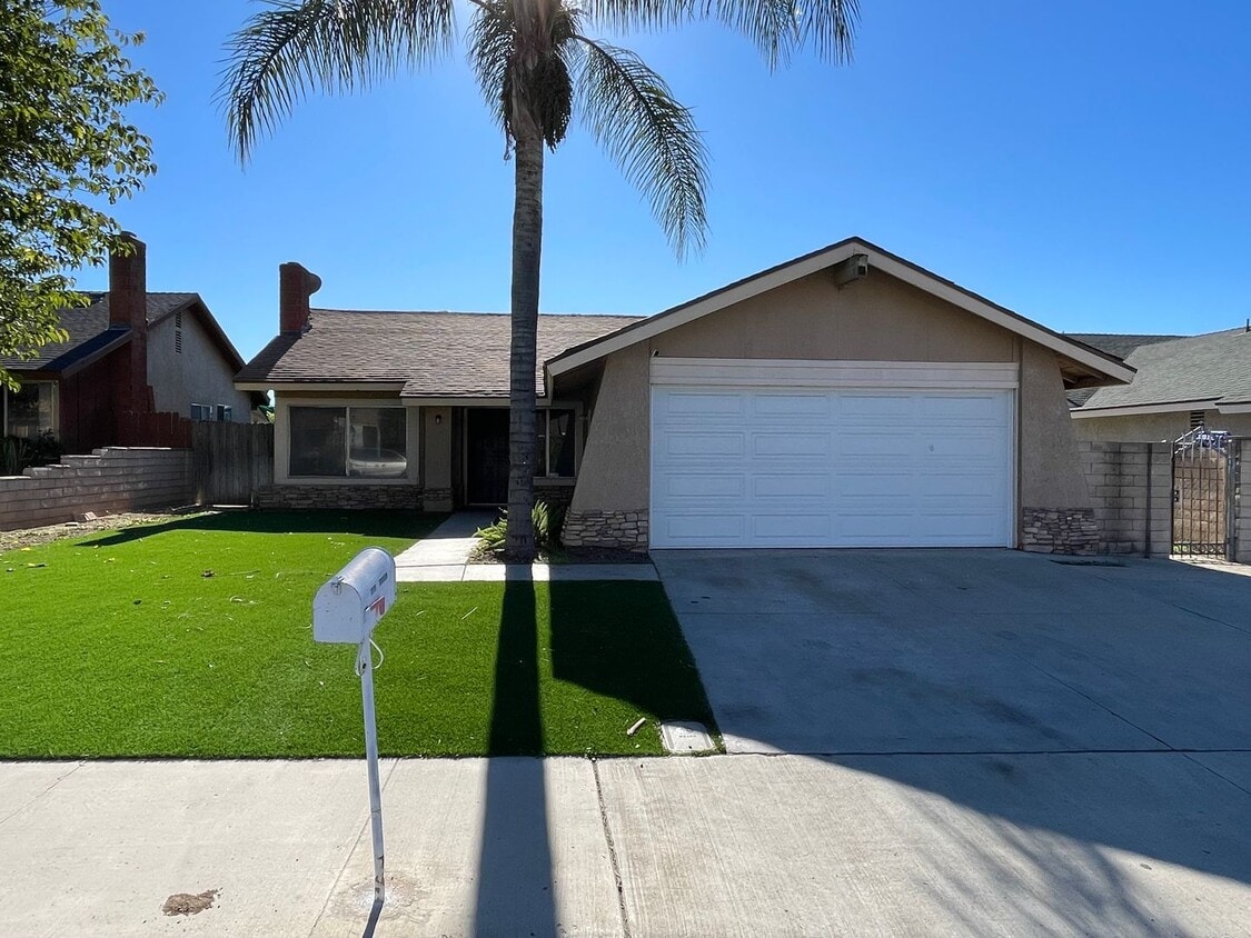 Primary Photo - Single Story Home