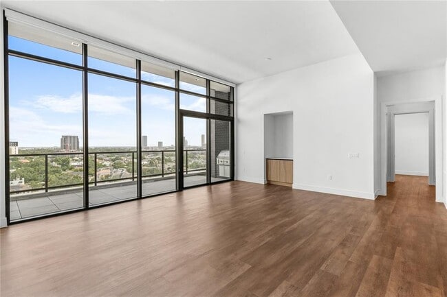 Building Photo - 2311 Westheimer Rd