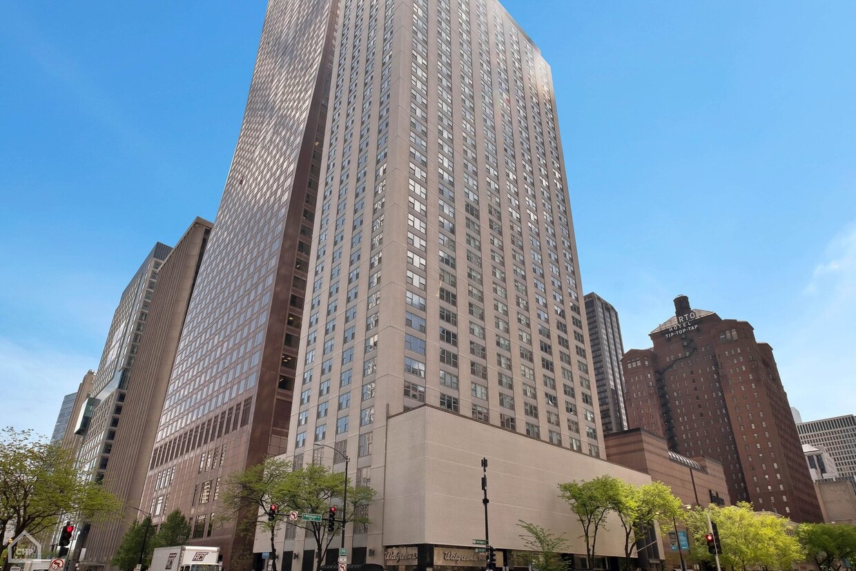 Primary Photo - 777 N Michigan Ave