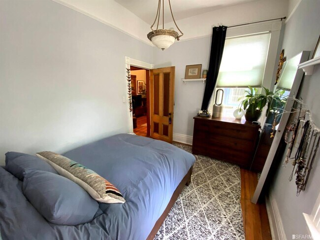 Foto del edificio - 3346 22nd St