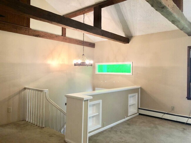 Foto del edificio - 236 Creek Rd