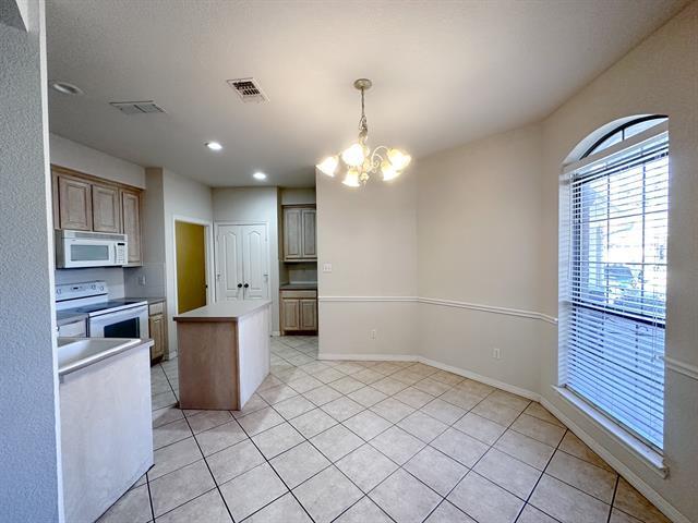 Building Photo - 708 Nandina Way