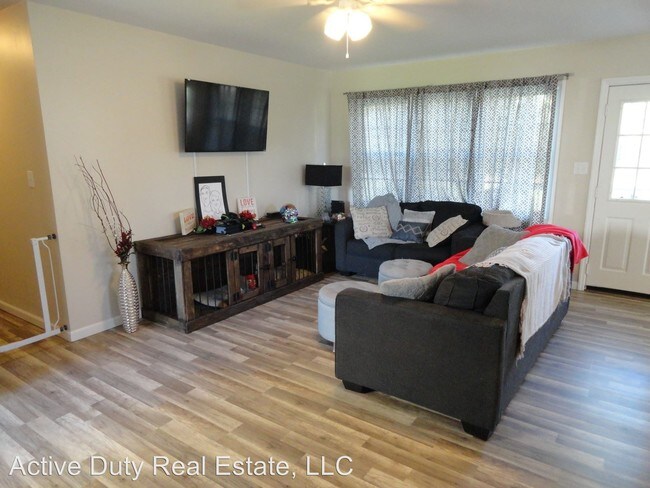Building Photo - 3 br, 2 bath House - 183 Core Road