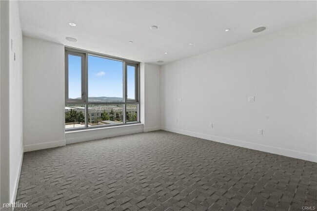Building Photo - 2 br, 2.5 bath Condo - 5073 Scholarship