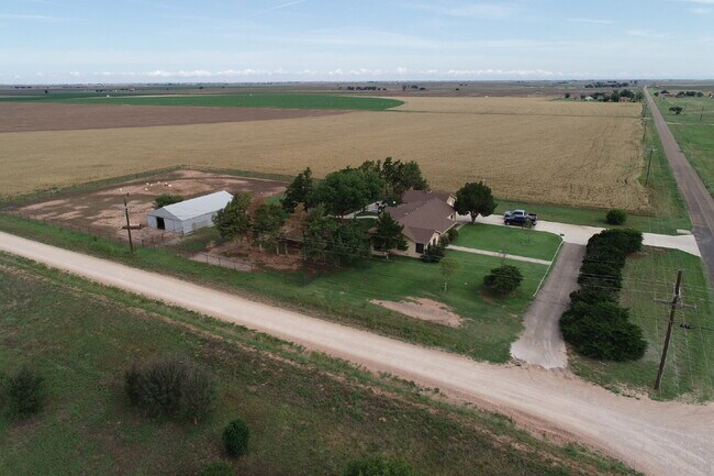 Building Photo - Lovely Country Home in the Idalou School D...