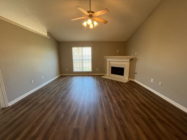 Foto del edificio - Renovated 3 Bedroom 2 Bath Home for Rent!!
