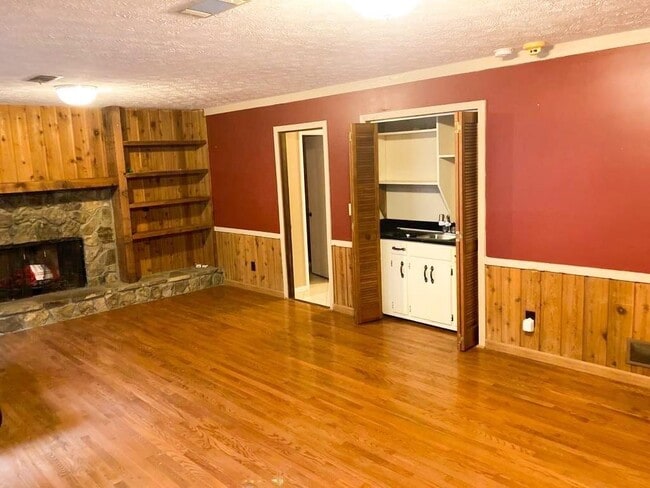 Building Photo - 2100 Old Forge Way