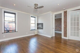 Building Photo - Charming Garden-Level Apartment with Priva...