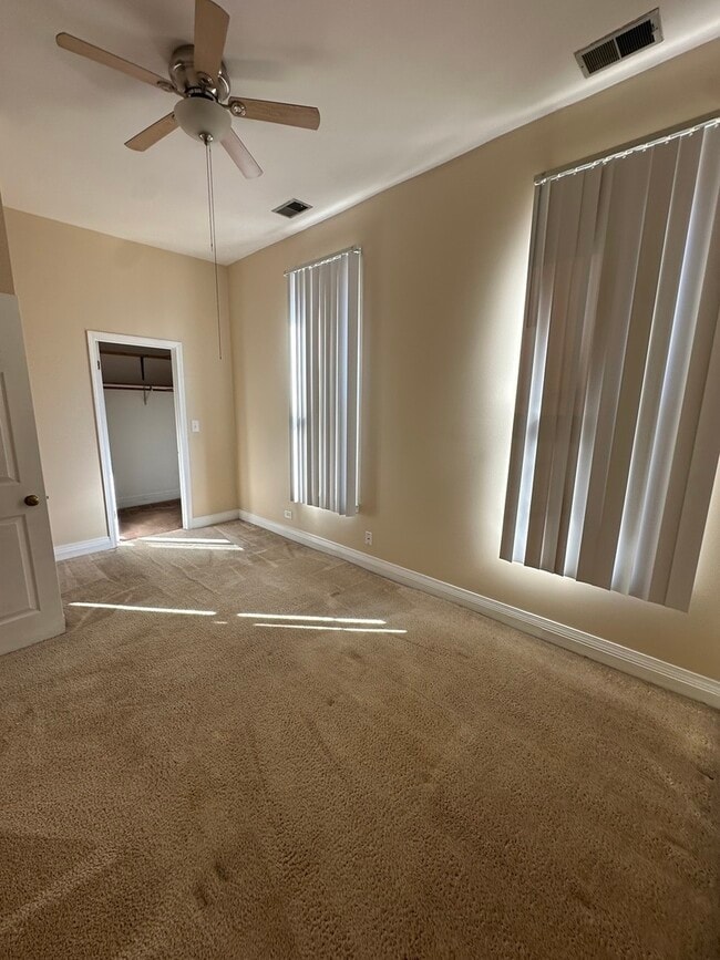 Building Photo - 608 S Oakley Blvd