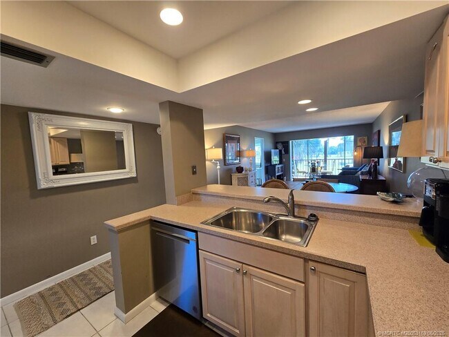 Foto del edificio - 5564 NE Gulfstream Way