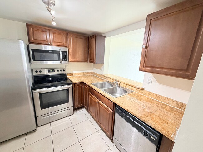 Foto del edificio - 496 NW 165th St