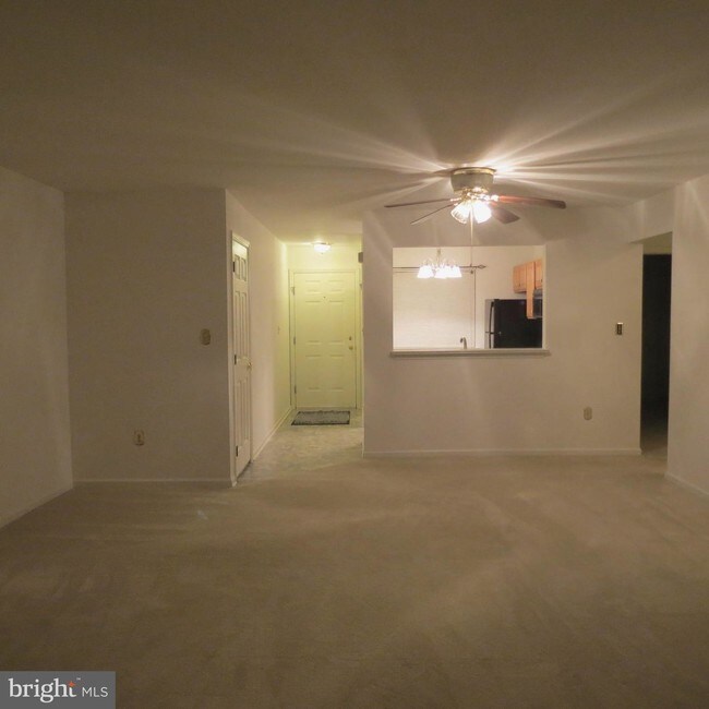 Building Photo - 1727 Rosewood Ct