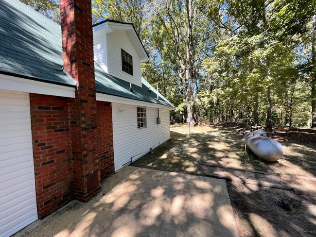 Building Photo - 53 Co Rd 192