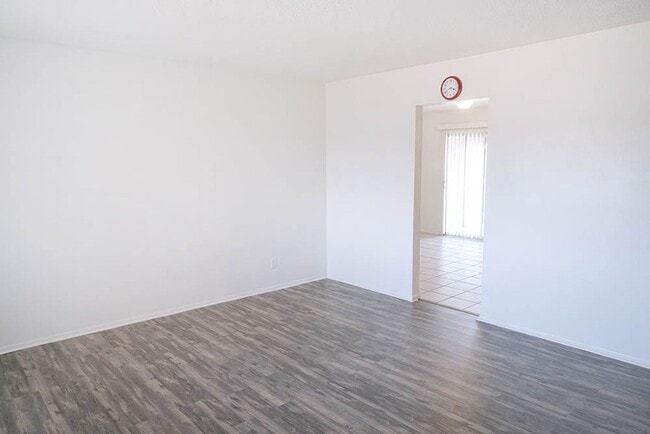 Building Photo - ASU Proximity Meets Comfort in This 4-Bedroom Tempe Home