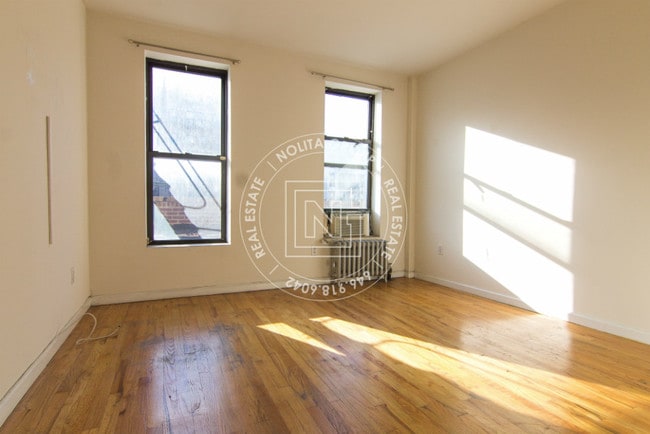 Building Photo - 158 Allen St