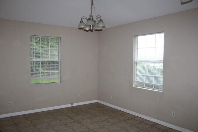 Building Photo - 302 Lanier Rd