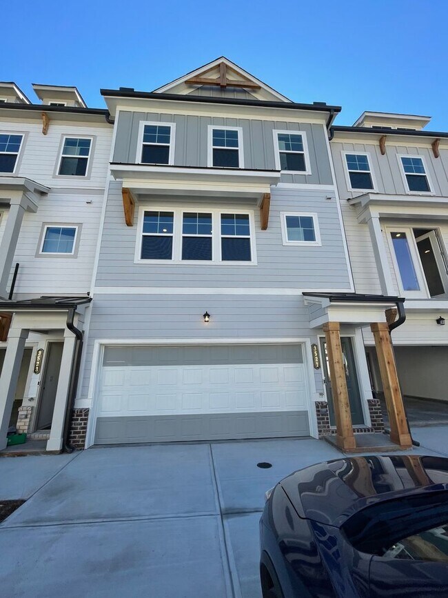 Building Photo - WOW! 4 bedroom, 3.5 bathroom townhome in T...