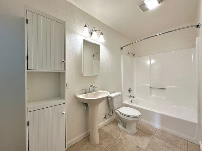 Foto del edificio - 2 Bedroom Condo in Santee! Private Yard and Detached Garage!