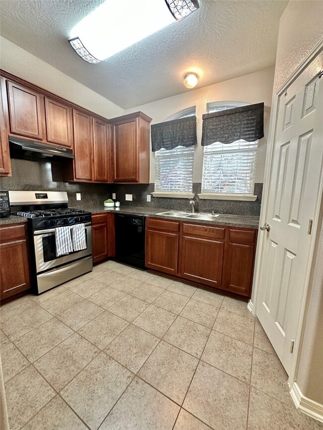 Foto del edificio - 1511 Village Townhome Dr