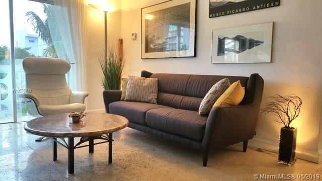 Foto del edificio - 1100 11th St