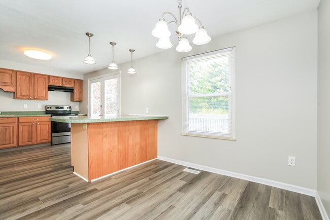 Building Photo - 180 Country View Dr