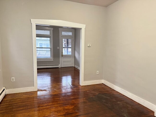 Foto del edificio - 2 Bedroom 2 Bathroom w/ Bonus room in Brownstown!