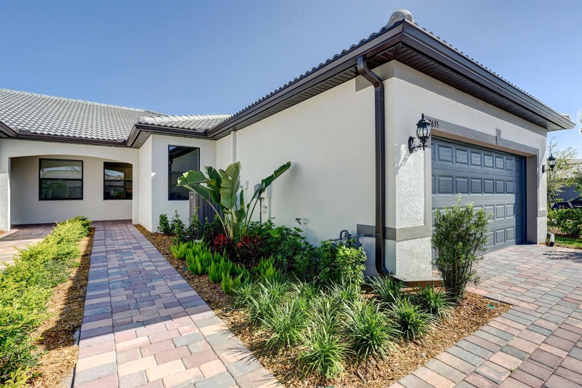 Primary Photo - 17635 Camden Dr