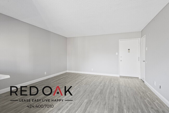 Foto del edificio - 8614 Woodley Ave