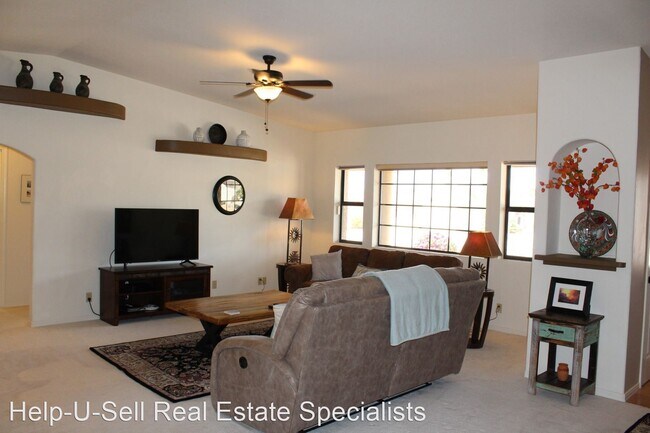 Building Photo - 3 br, 2 bath House - 2680 Edgewood Dr