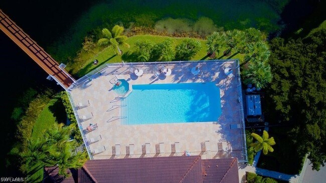 Foto del edificio - 15433 Bellamar Cir