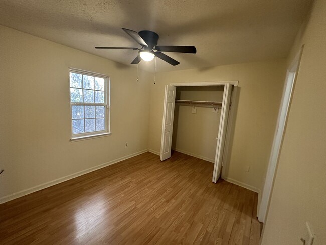 Foto del edificio - Apartment For Rent