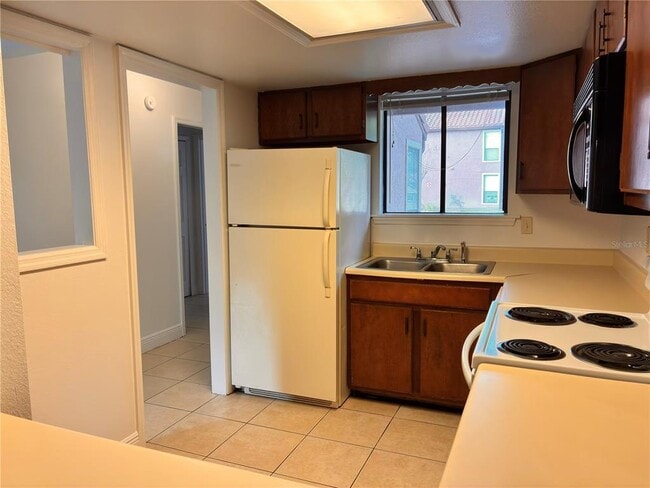 Building Photo - 651 Trinidad Ct