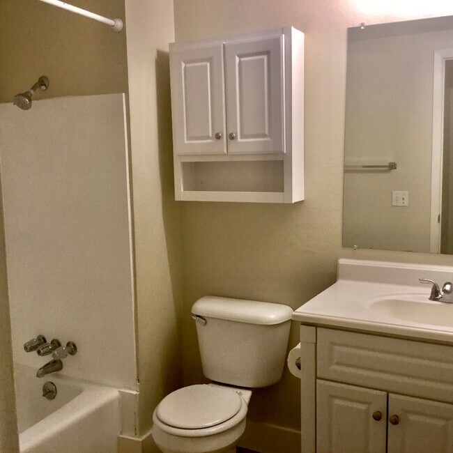 bathroom - 5322 S 590 E