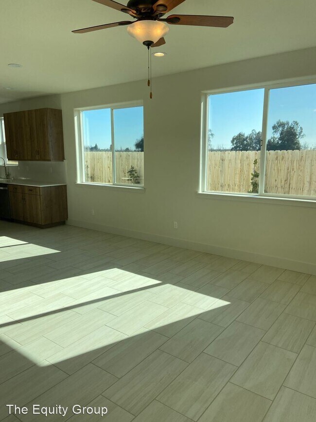 Building Photo - 4 br, 3 bath House - 3427 W. Good