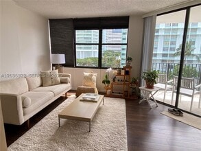 Building Photo - 1865 Brickell Ave